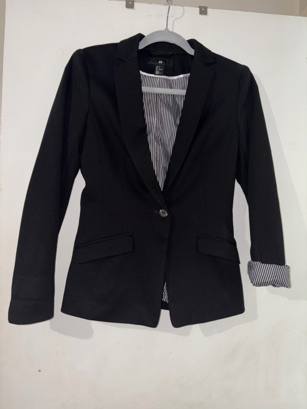 H&M Black Women's Single-Button Blazer with Striped Lining